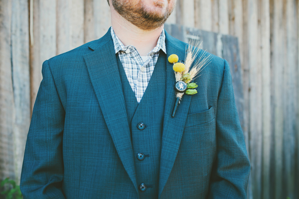 yellow-and-white-wedding-with-lots-of