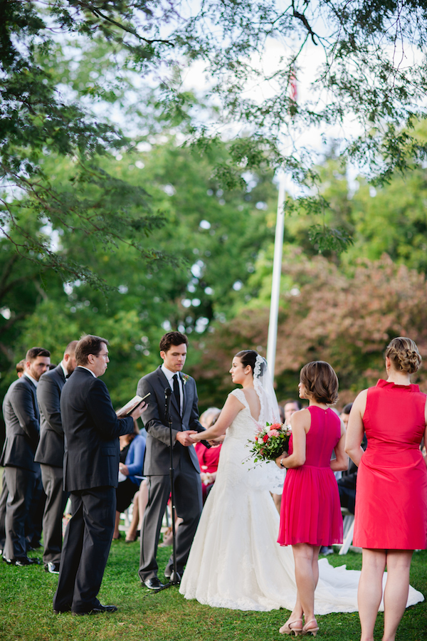 dainty-wedding-with-pops-of-pink