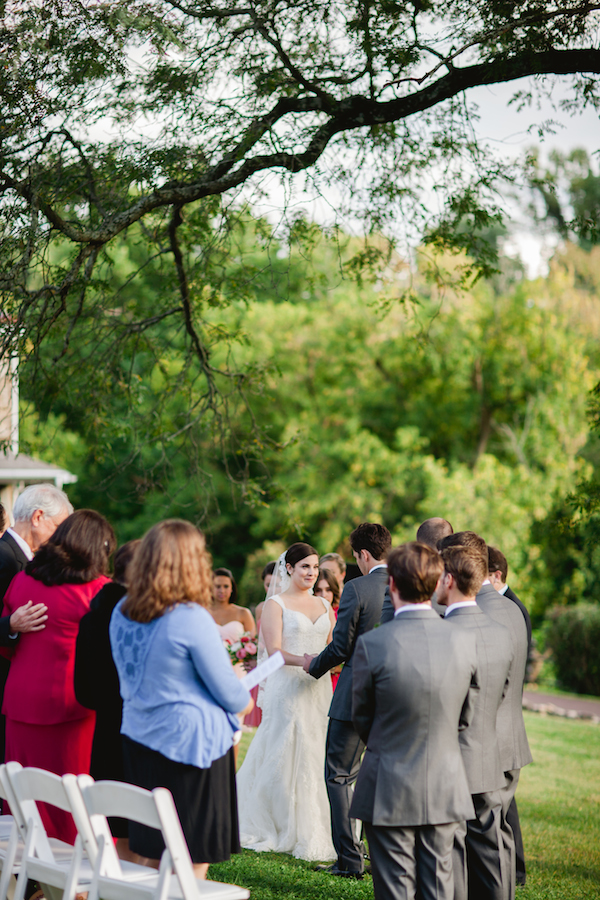 dainty-wedding-with-pops-of-pink