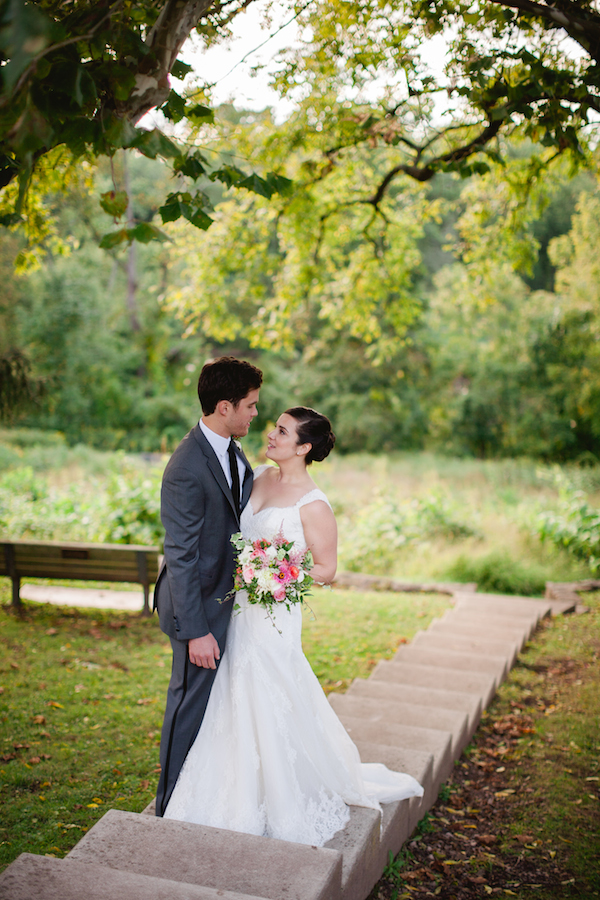 dainty-wedding-with-pops-of-pink