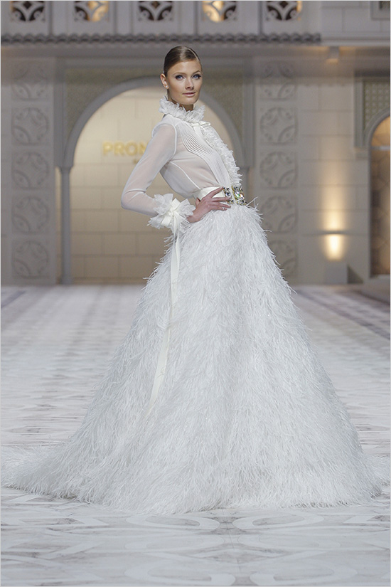 2015-pronovias-bridal-show-in