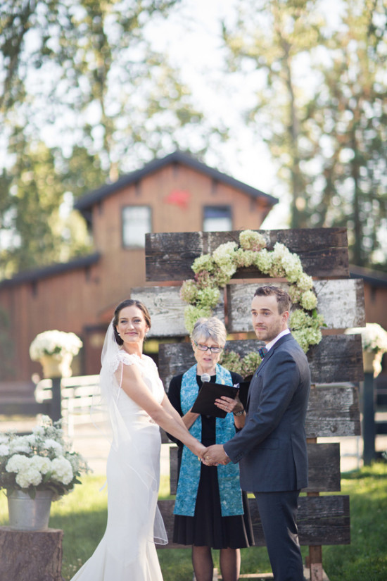 handcrafted-barn-wedding-in-vancouver