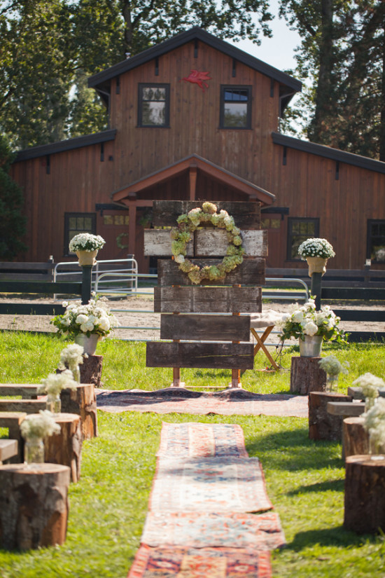 handcrafted-barn-wedding-in-vancouver