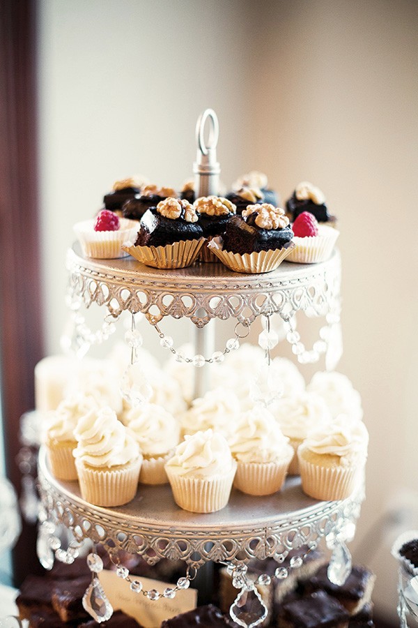 cost-cutting-dessert-table-idea