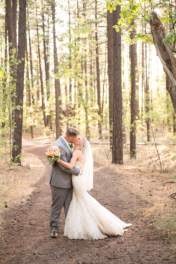 rustic-mountain-wedding