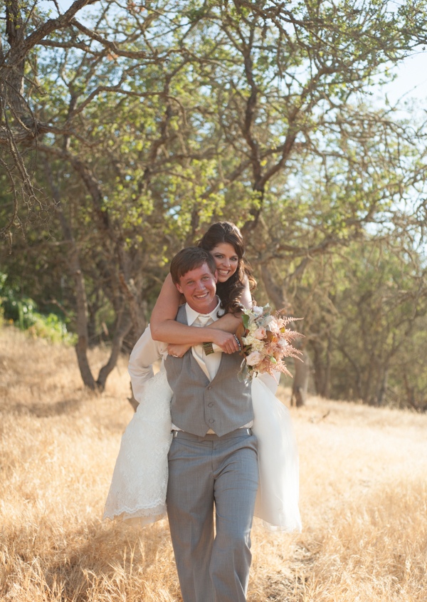 shabby-chic-backyard-wedding