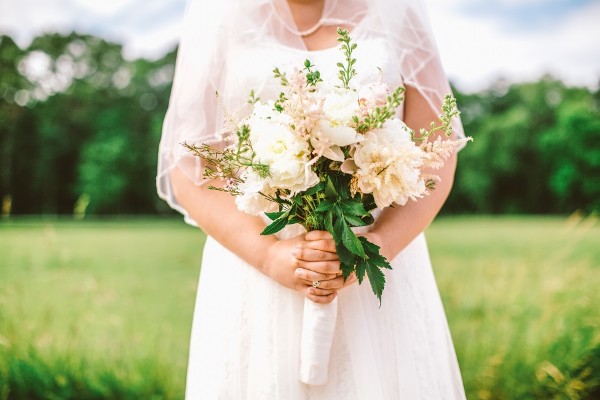 sweet-and-simple-backyard-wedding