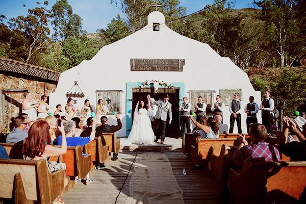 bright-rustic-ranch-wedding