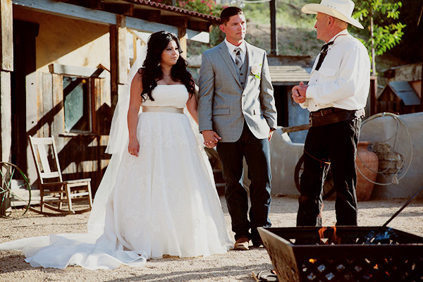 bright-rustic-ranch-wedding