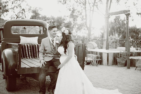 bright-rustic-ranch-wedding