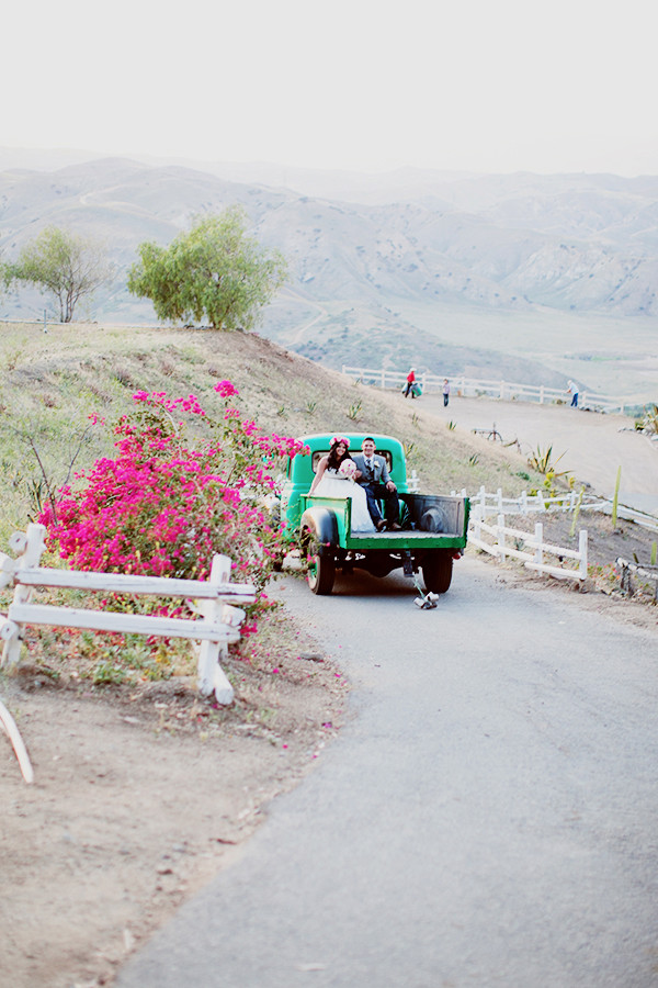 bright-rustic-ranch-wedding