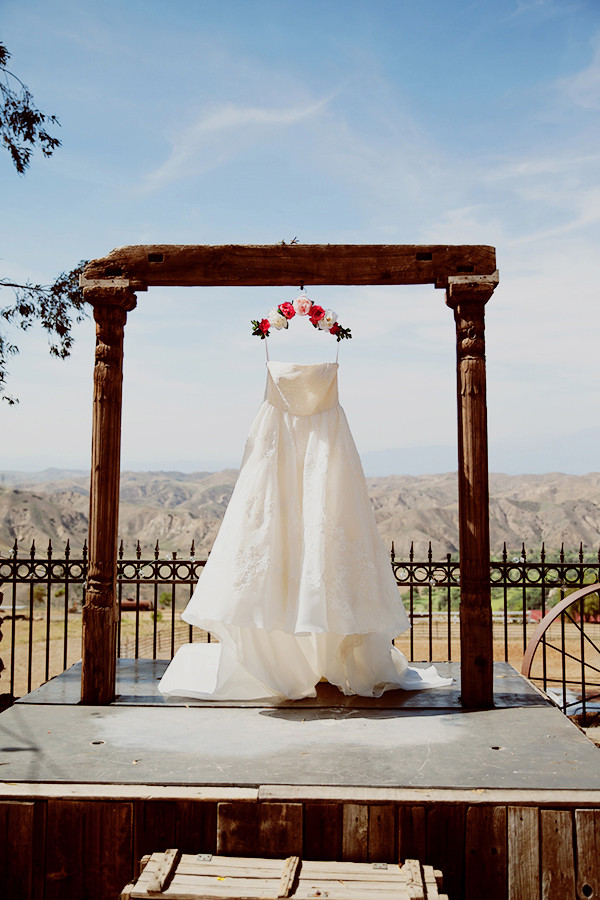 bright-rustic-ranch-wedding