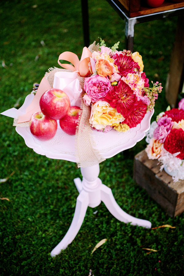 pink-apple-inspired-wedding