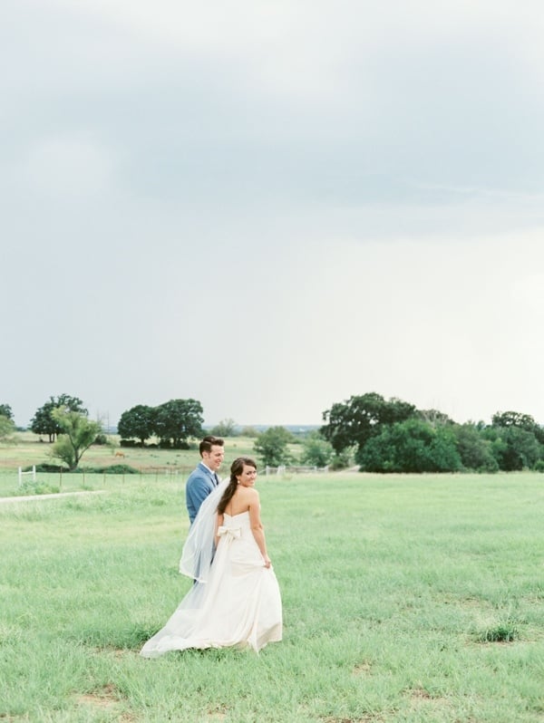 sweet-and-chic-farm-wedding