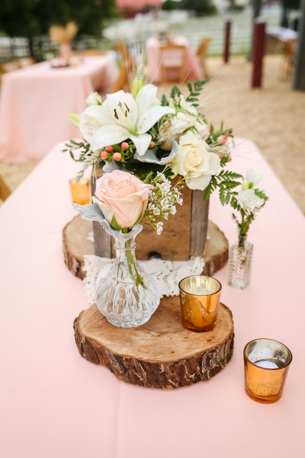 peach-and-white-nostalgic-wedding