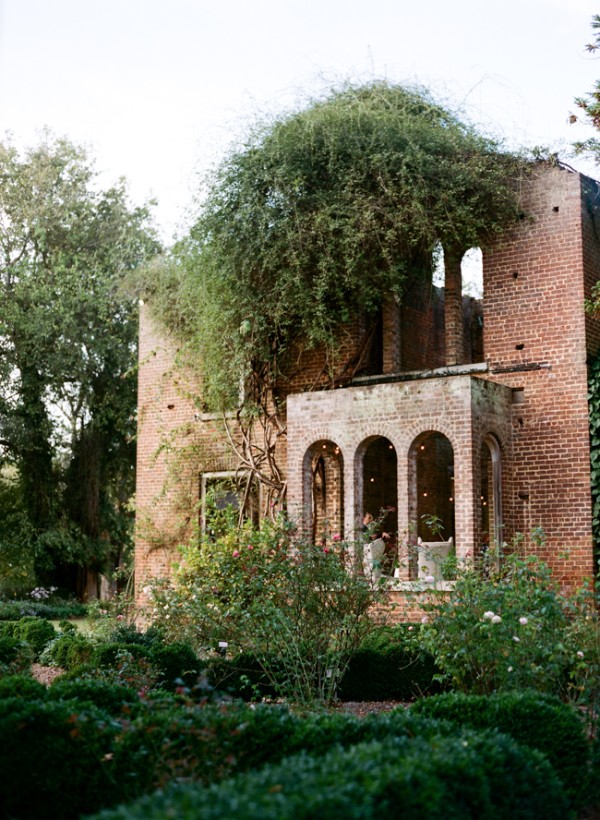 stunningly-beautiful-garden-wedding