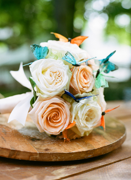 rose bouquet with butterflies