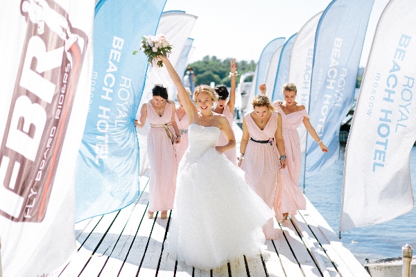 modern-vintage-wedding-on-the-beach