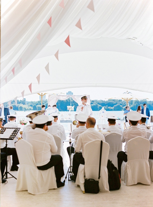 modern-vintage-wedding-on-the-beach