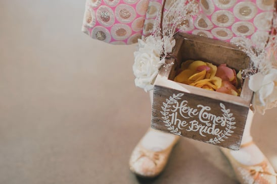 flower girl basket @@weddingchicks