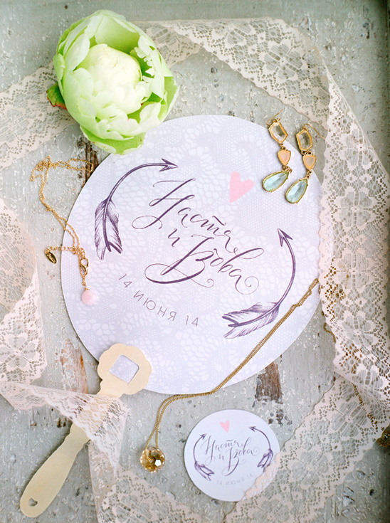 wedding monogrammed fan and coaster @weddingchicks