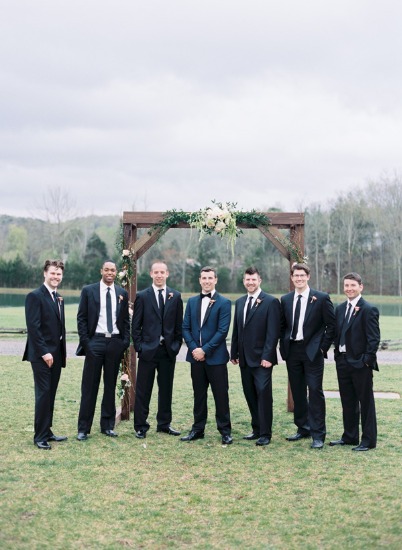 cloudy-but-cute-rustic-wedding