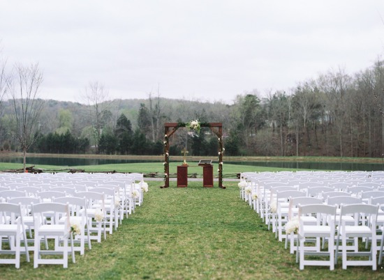 cloudy-but-cute-rustic-wedding