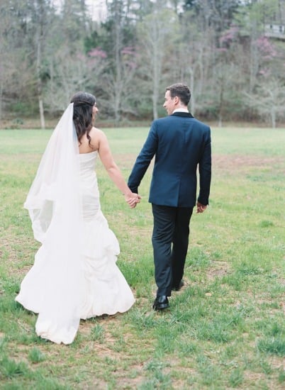 cloudy-but-cute-rustic-wedding