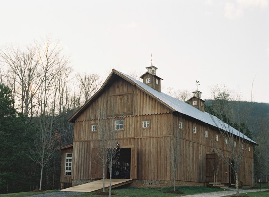 cloudy-but-cute-rustic-wedding