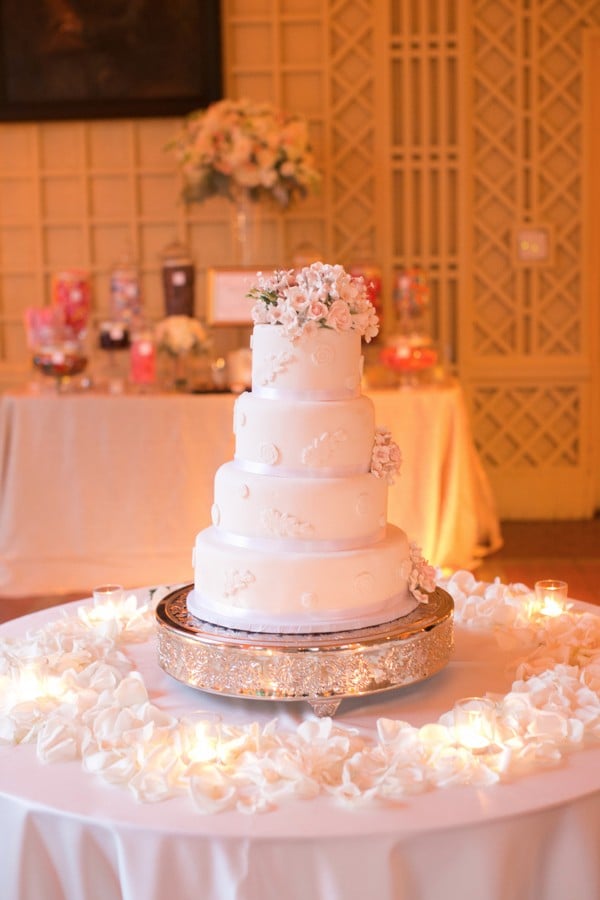 glamorous-peach-rose-wedding