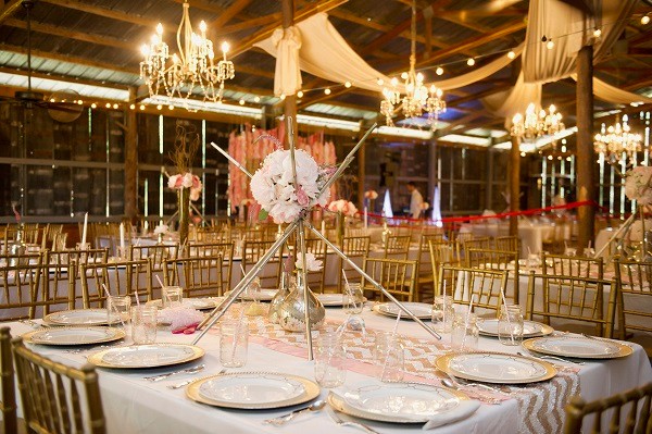 glitter-and-glam-barn-wedding