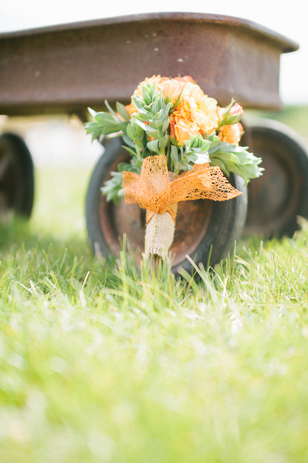 nebraska-navy-and-orange-wedding