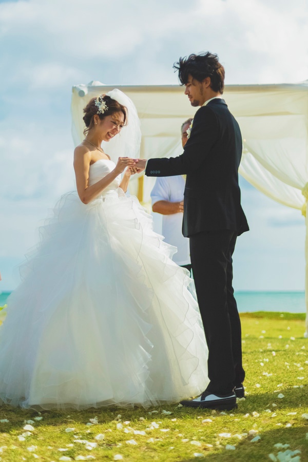 pink-glam-wedding-in-hawaii