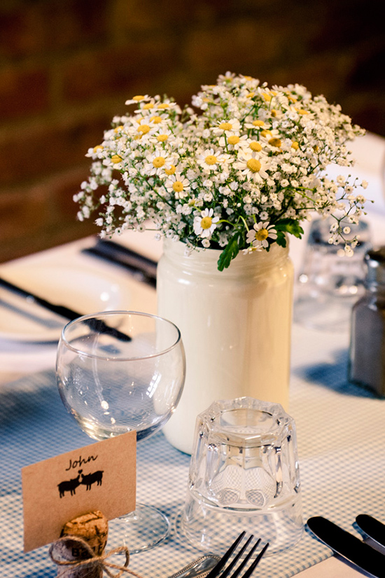 easy centerpiece wedding ideas @weddingchicks