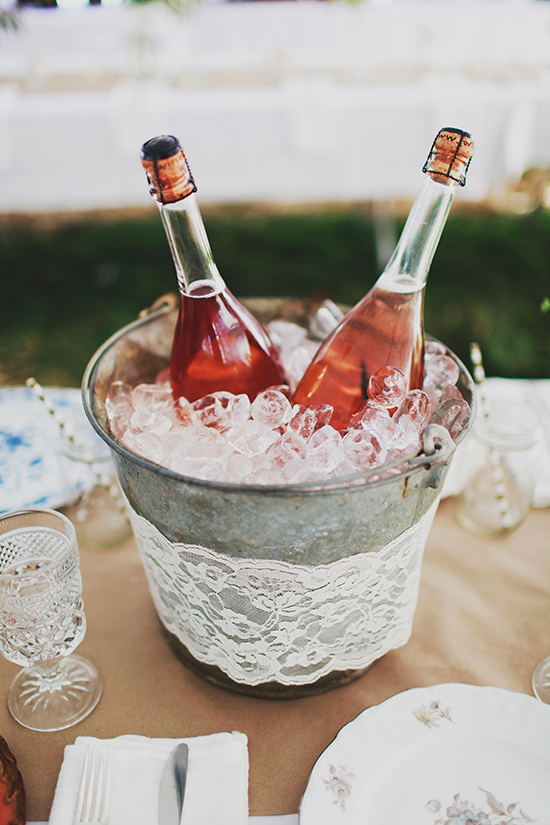 Galvanized Bucket with Lace @weddingchicks