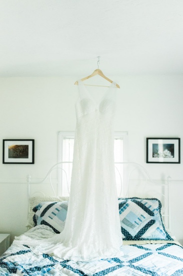 rustic-blue-and-white-wedding