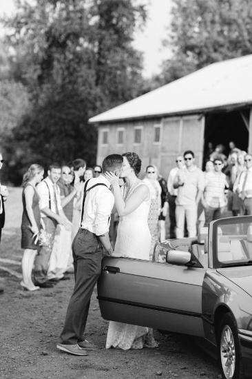 rustic-blue-and-white-wedding