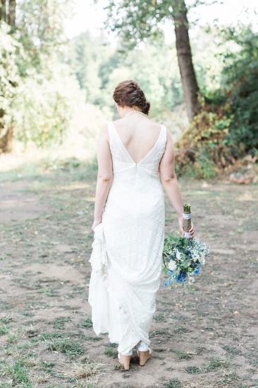 rustic-blue-and-white-wedding