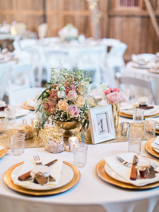 gold glam rustic table decor @weddingchicks