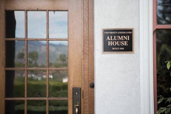 pink-and-gold-university-wedding