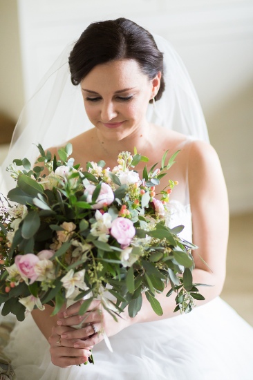 pink-and-gold-university-wedding