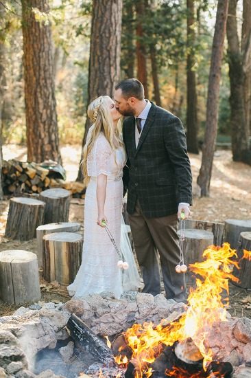 quaint-little-wedding-in-the-woods