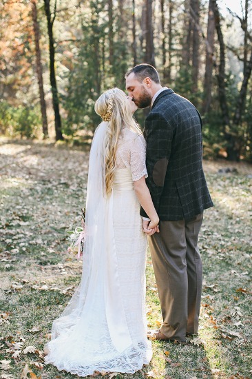 quaint-little-wedding-in-the-woods