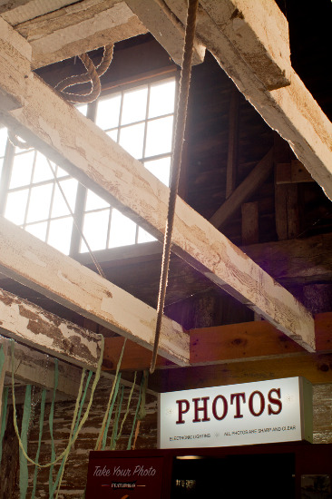 vintage-glam-farm-wedding