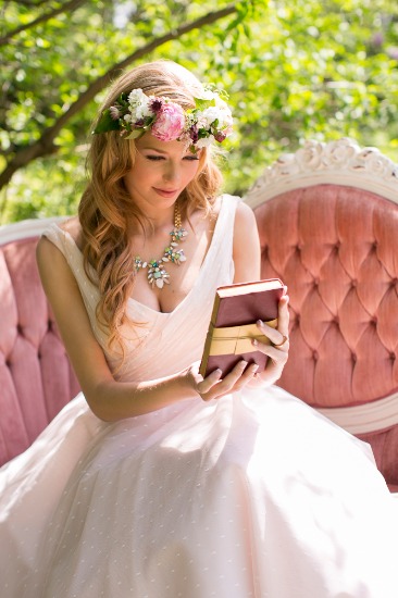 whimsical-alice-wedding-inspiration