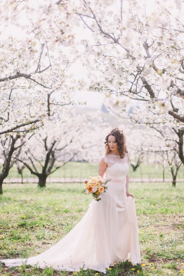 blossoming-romance-in-northern-italy