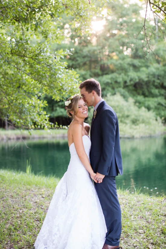 navy-and-white-barn-wedding