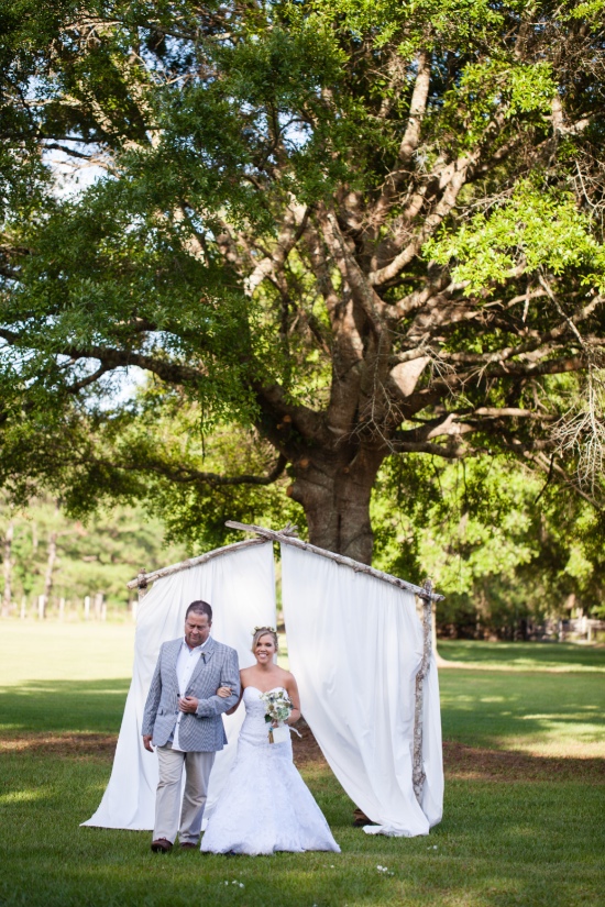 navy-and-white-barn-wedding