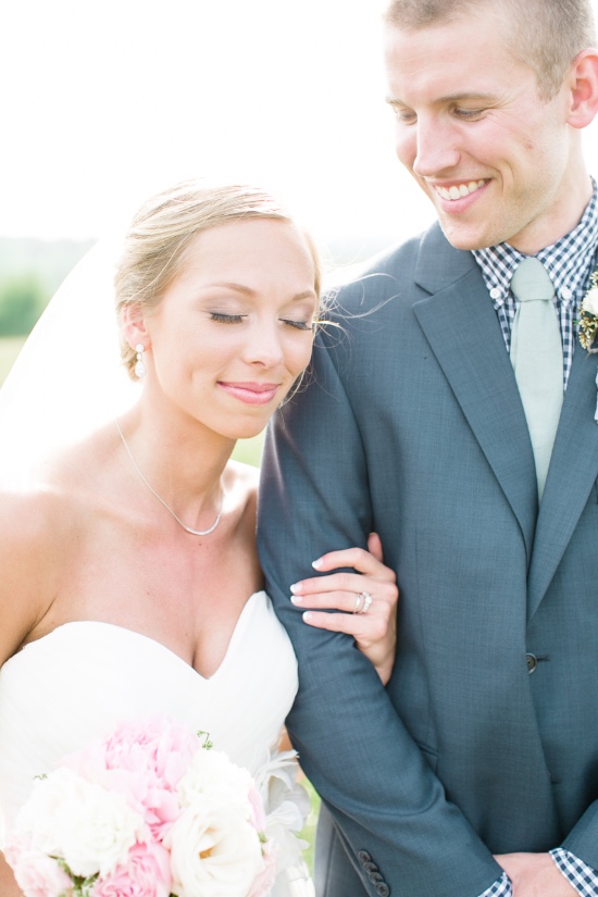 seersucker-and-pink-farm-wedding