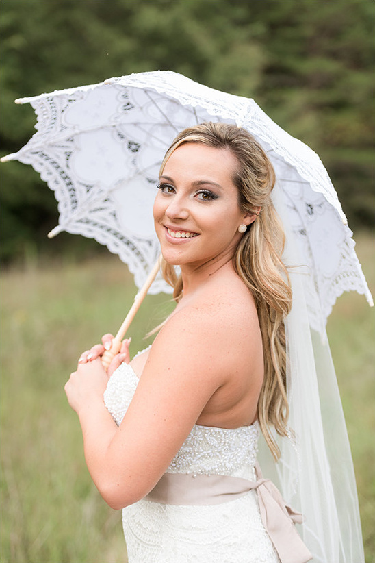 glowing beautiful bride @weddingchicks